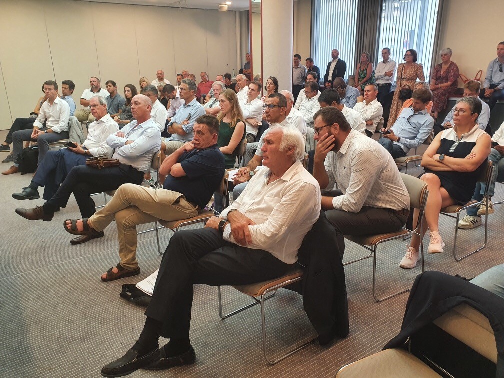 ReseauAndes's tweet photo. 🗣️Réunion d'information @ReseauAndes avec nos élus pour évoquer les questions environnementales actuelles, échanger autour de la situation des MNS dans les collectivités et parler du guide pratique ANDES sur les initiatives Terre de Jeux 2024. 
#limoges #labelVAS #élus #paris2024 https://t.co/hD4RHsFCeC