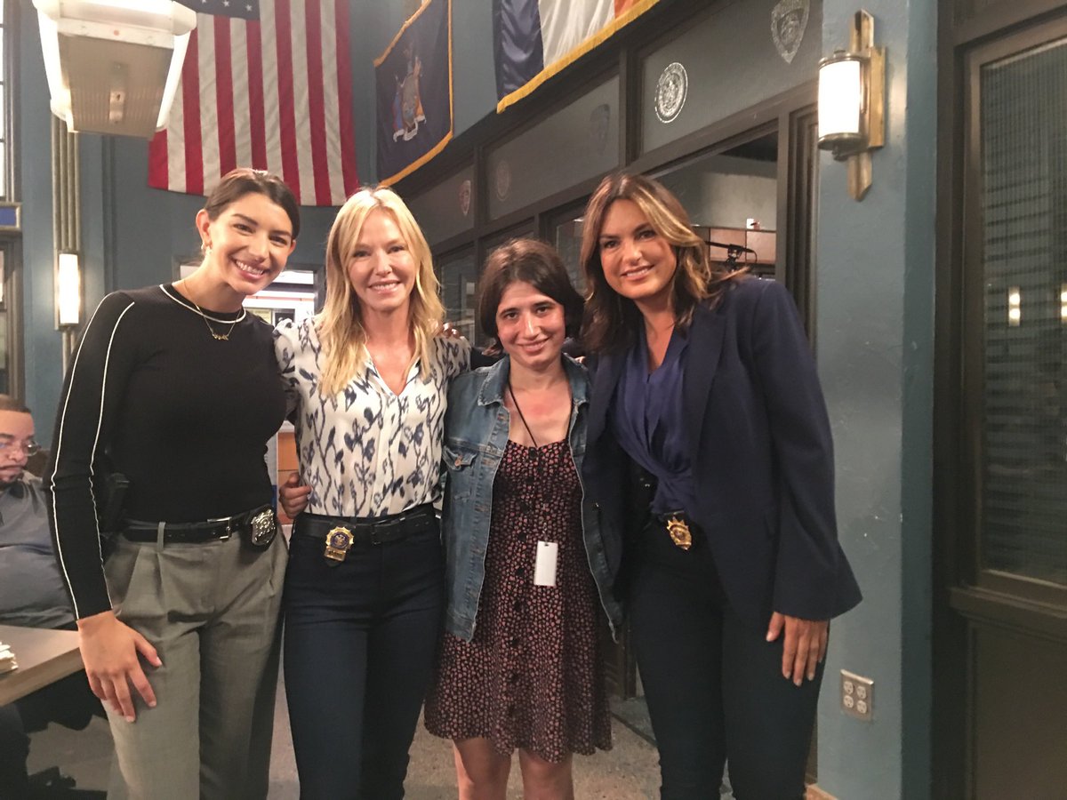dkoehler215's tweet photo. So honored to meet you @KelliGiddish !!! Good luck on your journey. https://t.co/YF9ZQYG2p2