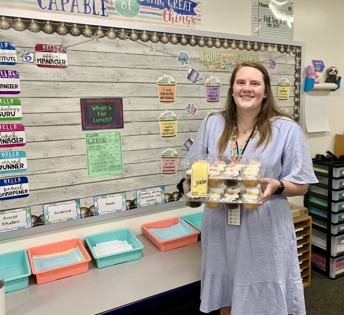 ksaummills's tweet photo. Teacher hero today is Mrs Deaver from @abbott_mps who brought cupcakes to celebrate one of her student’s adoption today!! #Proud2bMPS Thank you to our @MillardPS teachers for all they do for kids!  @JSchwartzMPS https://t.co/uZwrjc75wU