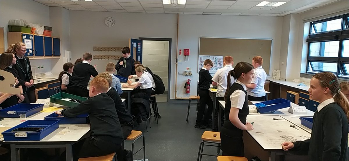 Great to have Science club @GlenifferHigh back up and running today. Pupils enjoyed being Science magicians and getting things to move without touching them! #STEMeducation <a href="/GlenifferSci1/">Gleniffer High Science</a>