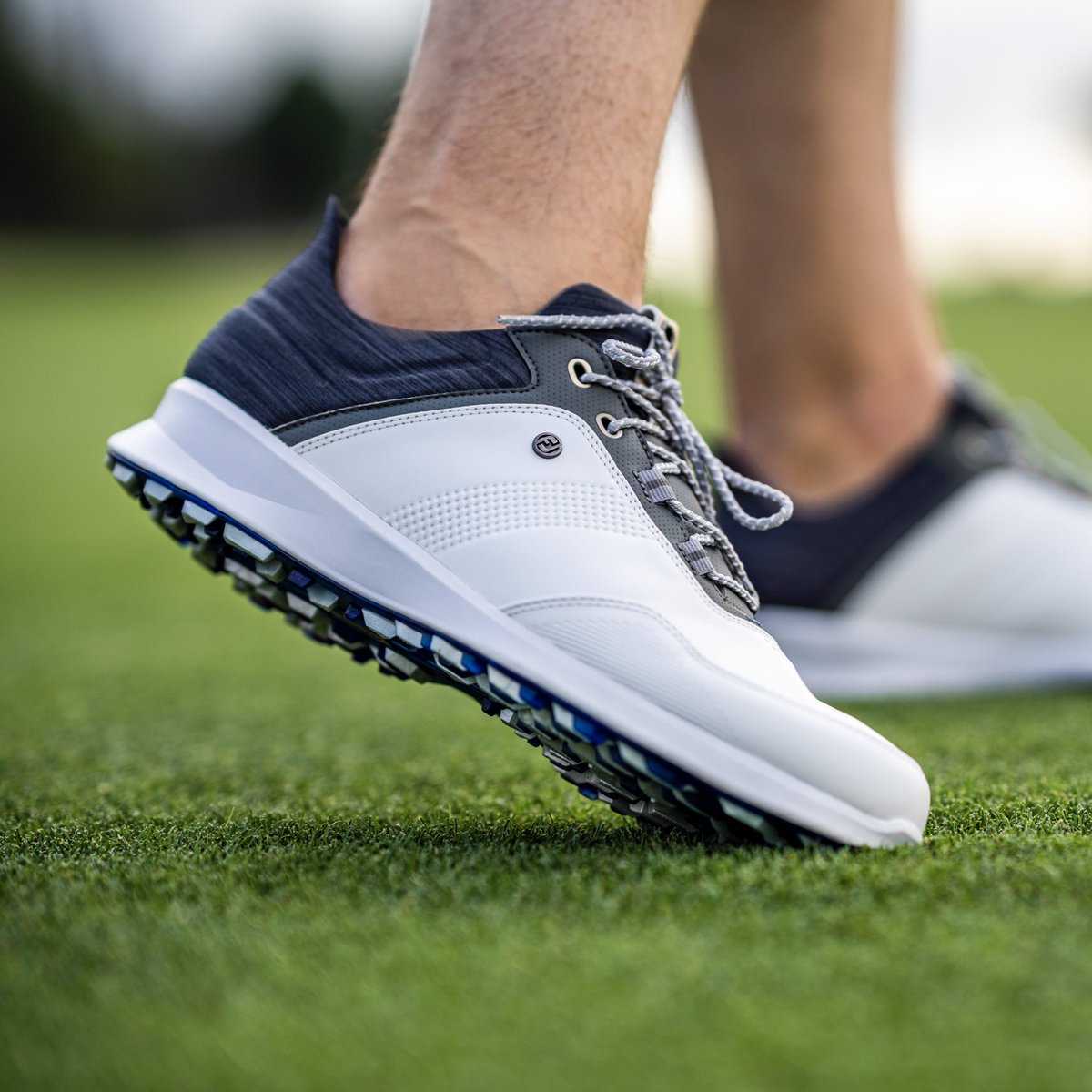 FootJoyEurope's tweet photo. Tour Alpha vs. FJ Stratos
❤️ for ultimate stability
🔁 for off-the-charts comfort
#1ShoeinGolf #TourAlpha #FJStratos https://t.co/2UrHzZvkm1