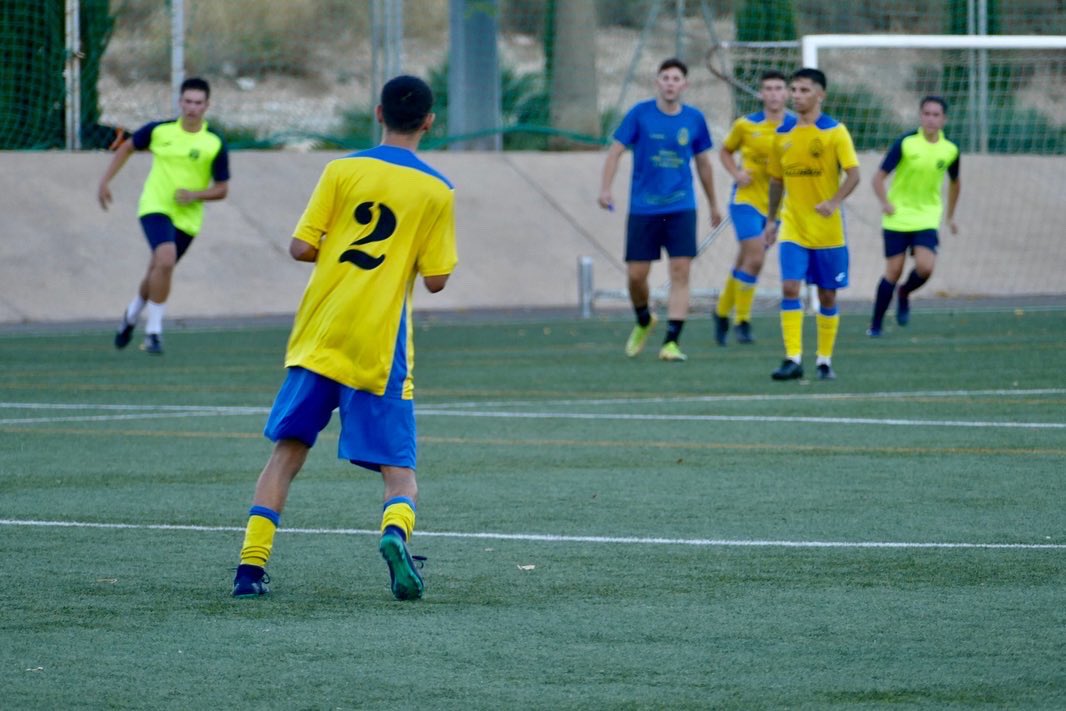 ADBarrioPeral's tweet photo. 📸 GALERIA ||
👉🏼 Nuestro #JuvenilAutonómica sigue con la preparación de cara al inicio de liga 🏋🏻♂️.
✅ En la tarde de ayer, disputó un partido contra el @mmfc_cantera ⚽️.
#ForzaBarrio 💛💙
#QueremosContarContigo 🤜🏼 https://t.co/56X77AGfU3