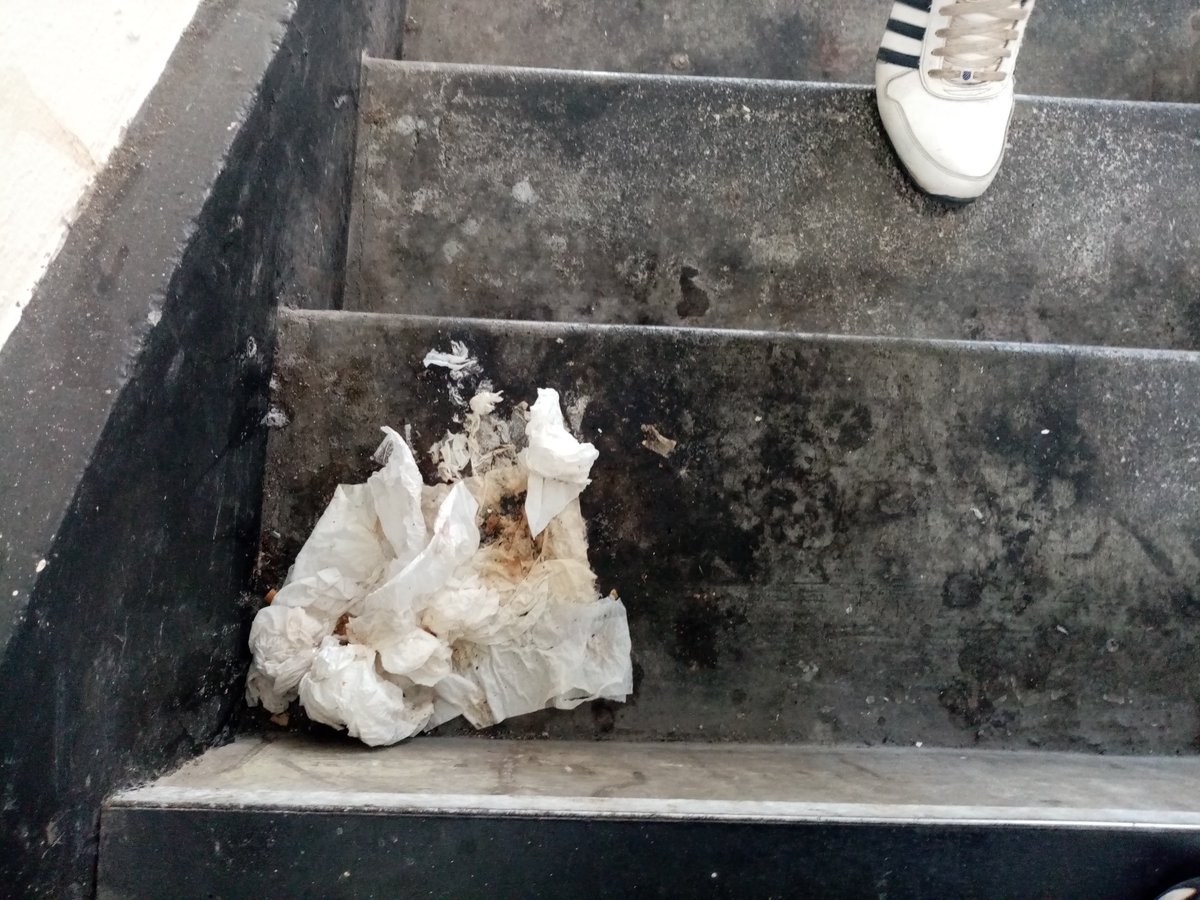 RealRawRhymes's tweet photo. Apparently you're still carrying out all necessary work including Cleaning and maintenance, until the rest of us at York House are rehomed @IncommunitiesHA ? Although you could have fooled me... @Bradford_TandA @AcornBradford https://t.co/lI4pCTHlKf