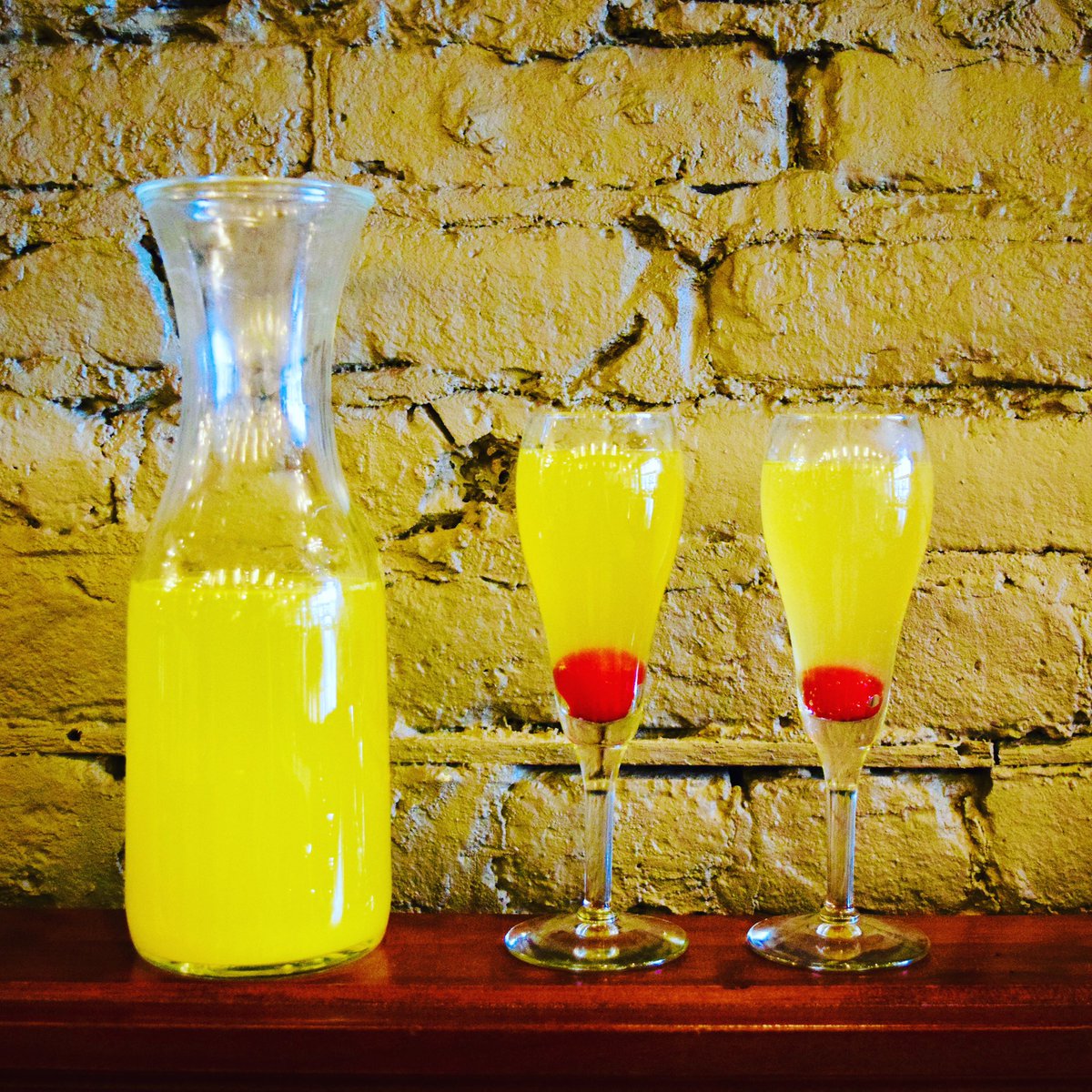 KanelaCafe's tweet photo. You thirsty on Thursday? Cause we gotchu. Mimosas with fresh squeezed orange juice served all day! 🥂
#mimosas #breakfastcocktails #brunchcocktails #chicagodrinks #freshsqueezed #orangejuice #thirsty #thirstythursday #chicago #daydrinking #breakfast #brunch #breakfast #cheers https://t.co/c2BQNMaTUg