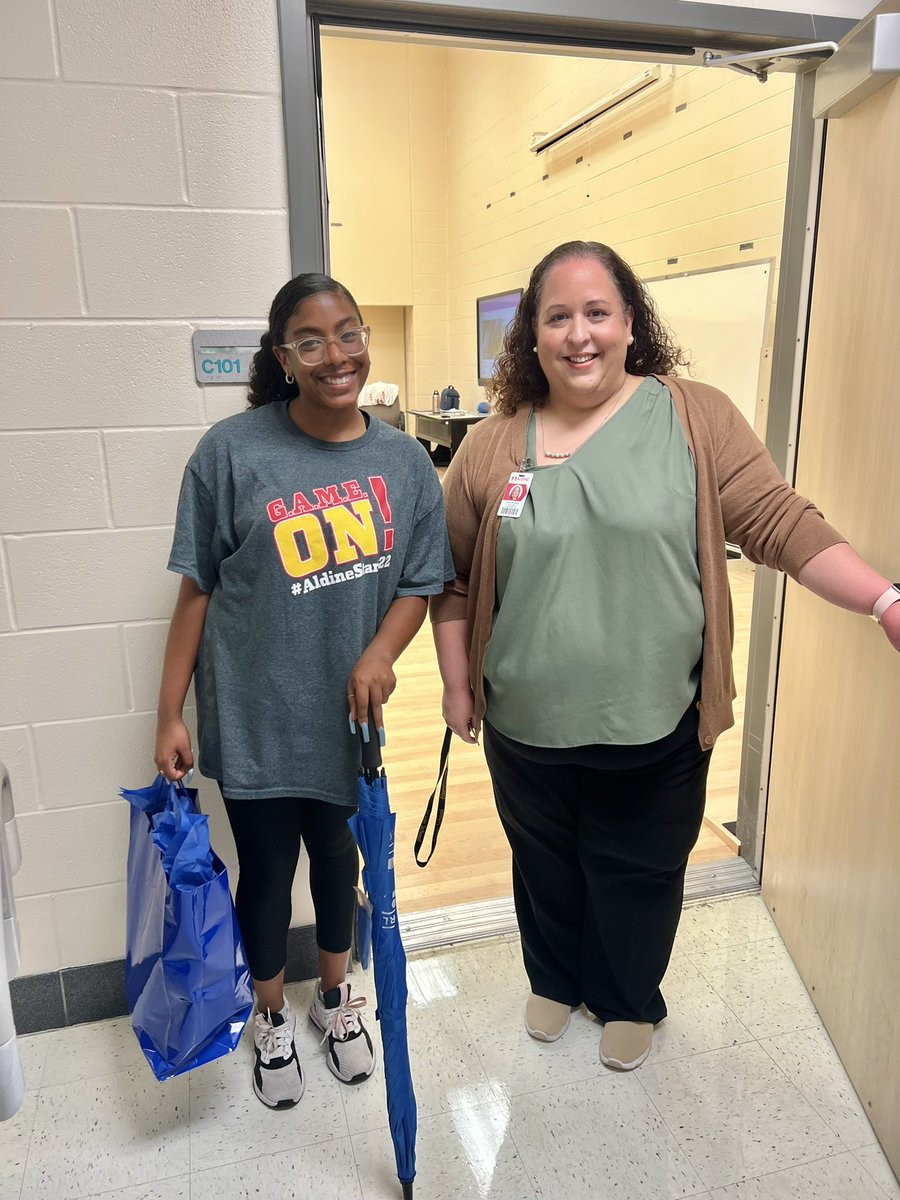 MrsGarner08's tweet photo. Celebrating and delivering treats to our new and returning IB Educators!! @Ike9_AISD @KatyRoede @adbustil @drgoffney @AldineHR @tdavis_aldine @JEOcanas1 @ToddLindeman4 https://t.co/Wo7pGAv8CM