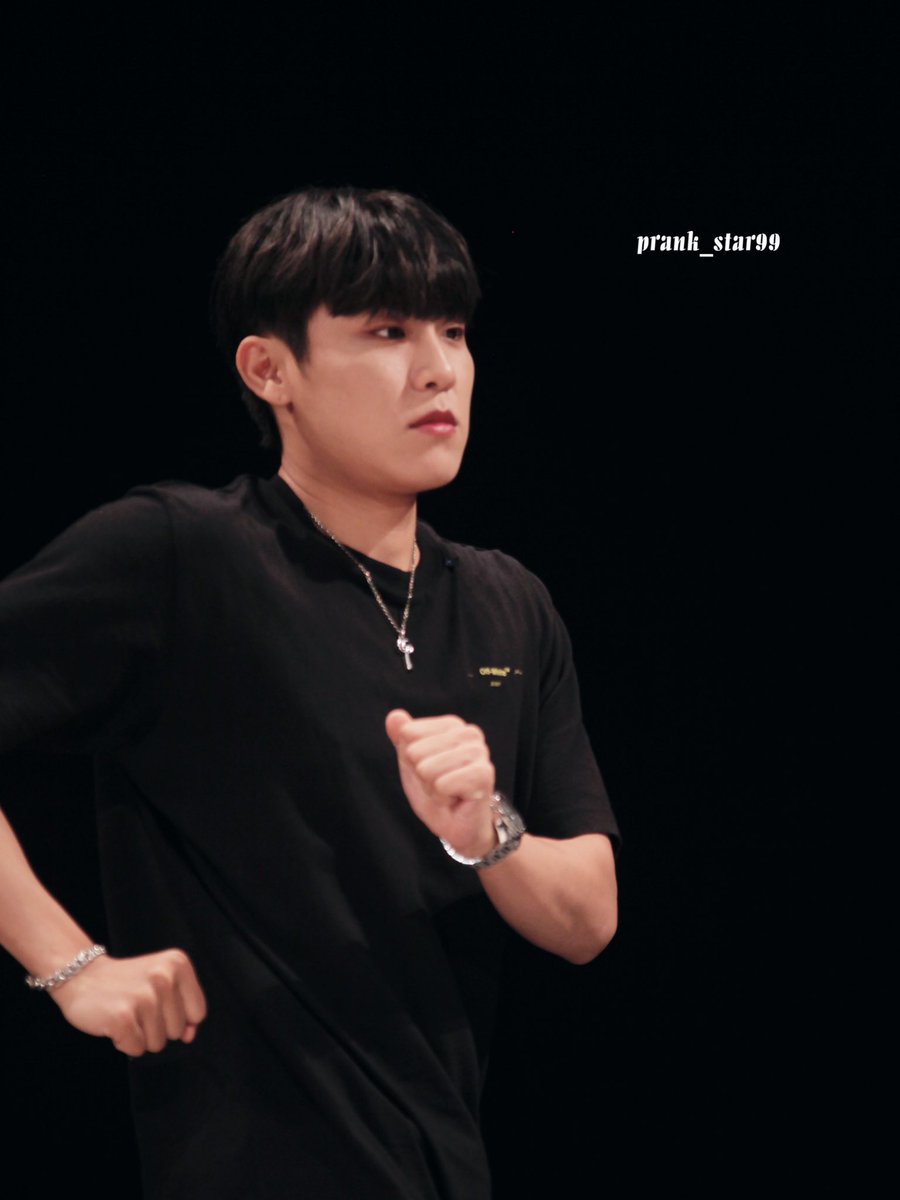 PRANK_STAR99's tweet photo. 220819 #AB6IX 
일본 오사카 팬싸 大阪 サイン会

🐦💨❕🤍

#박우진 #ウジン #PARKWOOJIN https://t.co/cIkLzxkp61