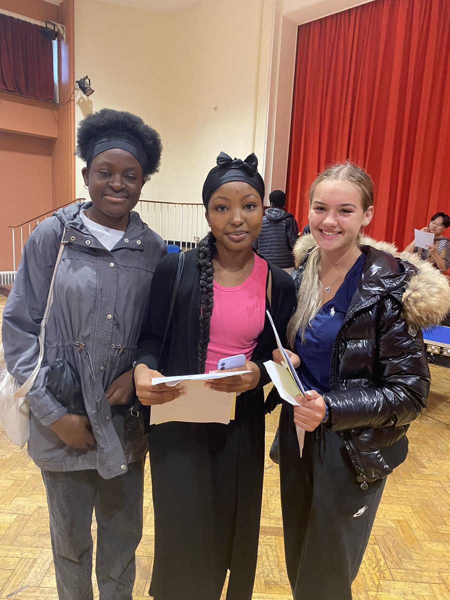TrinitySchBelvd's tweet photo. Huge congratulations to our fabulous Year 11 pupils! Lots of BIG SMILES today as they open their results 😁😁 We continue to be exceptionally impressed by you, and look forward to seeing you in the Sixth Form! @Trinity6thBelvd #TrinityValues https://t.co/0Lqmg484qI