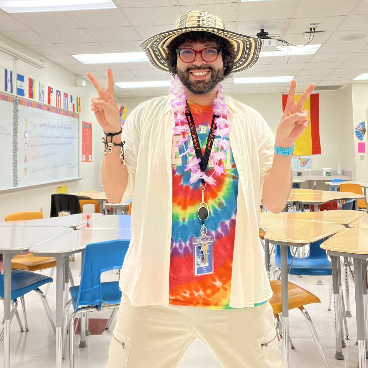 profeaceroh's tweet photo. Don’t you just ❤️ spirit days?! Happy Tourist Day 🌎 🏖 📷 😎 @MacArthurCards #macarthurtexas #myirvingisd #thepowerofus #macarthurhigh #Cardinals #yas https://t.co/E3RWbwnobh