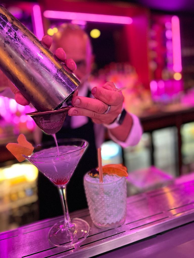 62 The Bank & Bar 62 tweet media