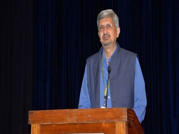 ani_digital's tweet photo. Samir Kamat appointed as new DRDO chief, incumbent Satheesh Reddy becomes Scientific Advisor to Defence Minister
Read @ANI Story | https://t.co/jlRMx6cdcw
#DRDO #SamirKamat #DRDOchief https://t.co/5Y8QKJHYr2