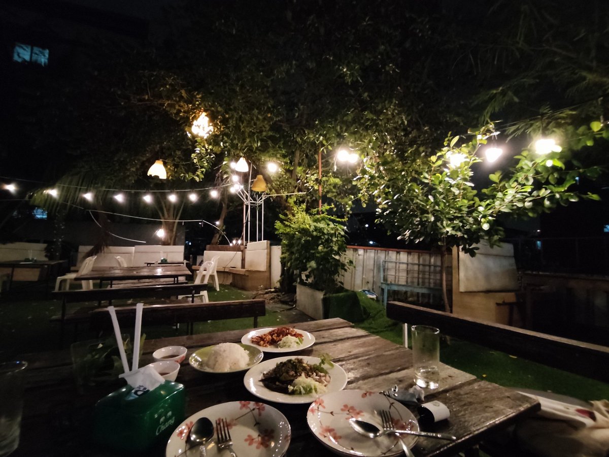 Tukatkut's tweet photo. ฉลองน้ำหนักขึ้น 5 โล @noonwarin https://t.co/PfhUjRvLHF