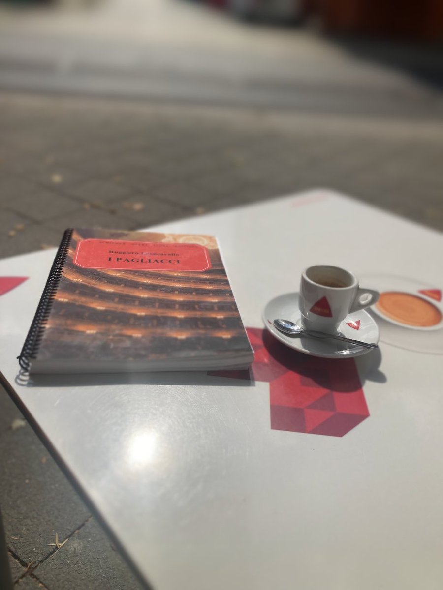 BaritoneCotton's tweet photo. It’s an absolutely spectacular afternoon here in Berlin. A great opportunity to have an espresso, soak up some sunshine and study some beautiful music. #berlin #germany #opera #operasinger #baritone #nomadbaritone #pagliacci #leoncavallo #tonio #espresso #sunshine https://t.co/jGYfLN8taP