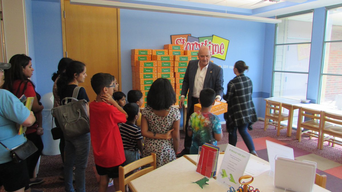 OhioLibraryCncl's tweet photo. Thank you, State Representative Tom Young for helping distribute @COSI learning lunchboxes at the @washcentlibrary. We're thrilled to partner with @COSI to make #STEM learning opportunities more accessible to Ohio’s kids. #LearningWithOhioLibraries https://t.co/dCb6Bp3GAj