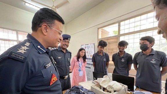 adit_cvmu's tweet image. Day-1 Smart India Hackathon 2022 at ADIT-CVMU Nodal Centre #SIH2022 #InnovationSeAtmanirbharBharat #cvmuniversity #adit_cvmuniversity 

@narendramodi 
@PMOIndia 
@EduMinOfIndia 
@PIBHRD 
@mhrd_innovation 
@AICTE_INDIA 
@abhayjere 
@SIH2022_MIC
@NDRFHQ 
@cvmu
@adit_cvmu