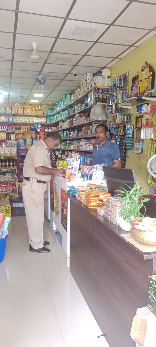 FireService_ANP's tweet photo. Awareness on #FireSafety,#Goodhousekeeping & Operational training on techniques of fire fighting (PASS) imparted to 21 Business Establishments at Perka,Lapathy,Jeyanthi villages of Car Nicobar.37 persons were sensitized.Village Captains appreciated the work of #FSCarnicobar. https://t.co/NTT6rUZS5M