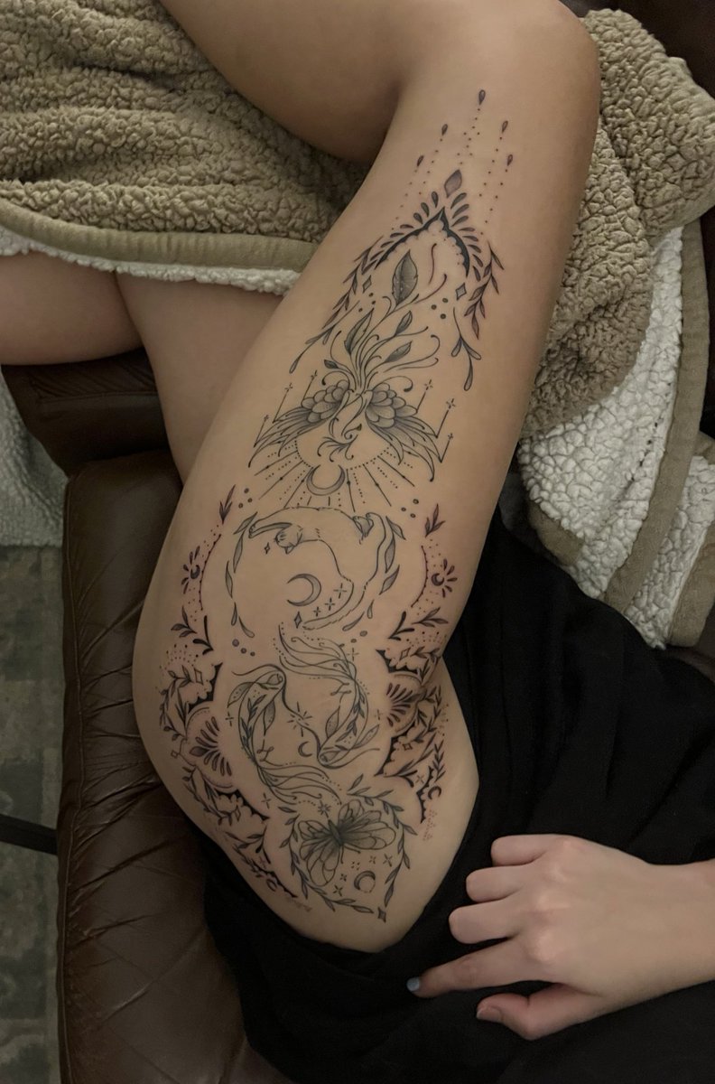 halessxoxo's tweet photo. New body adornments✨✨✨ really going thru a period in my life where I’m doing all the things I wanted to growing up but now adult money is a thing 😂 https://t.co/q8ARsxZETE