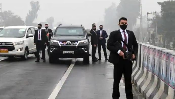montyyrana's tweet photo. So the truth is out now about PM Modi security breach in Punjab: SC says Justice Indu Malhotra Committee has indicted SSP Ferozepur for failing to take requisite action,those who were making fun of the breach should hang their heads in Shame 
#PMSecurityLapse https://t.co/AhEYcwr8Kq
