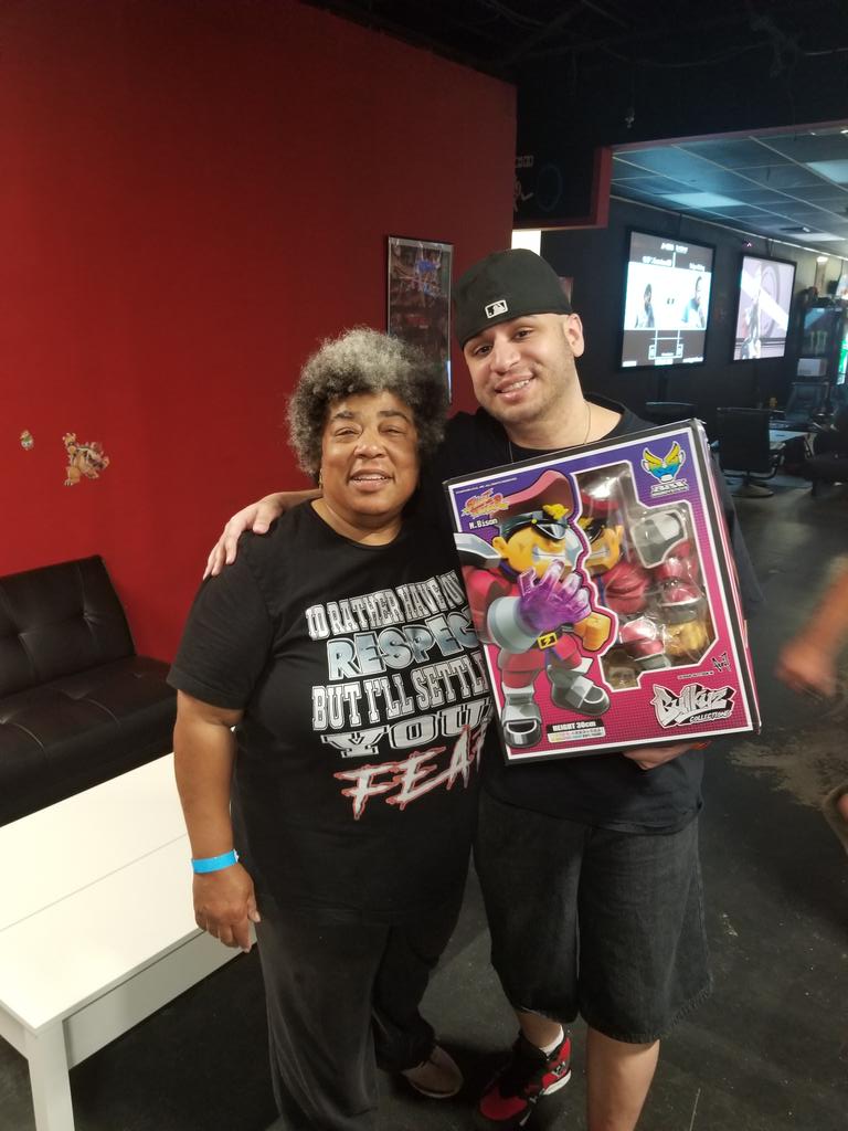 darkzero_omega's tweet photo. Found this pic of @MomGotThemHands when we gave @xDSC_Hitman his @BigBoysToys_HK @StreetFighter Dictator figure @1Life2PlayGG . Hitman, we love you and appreciate you. #xdsc #dsc https://t.co/E6M7QmqYjj