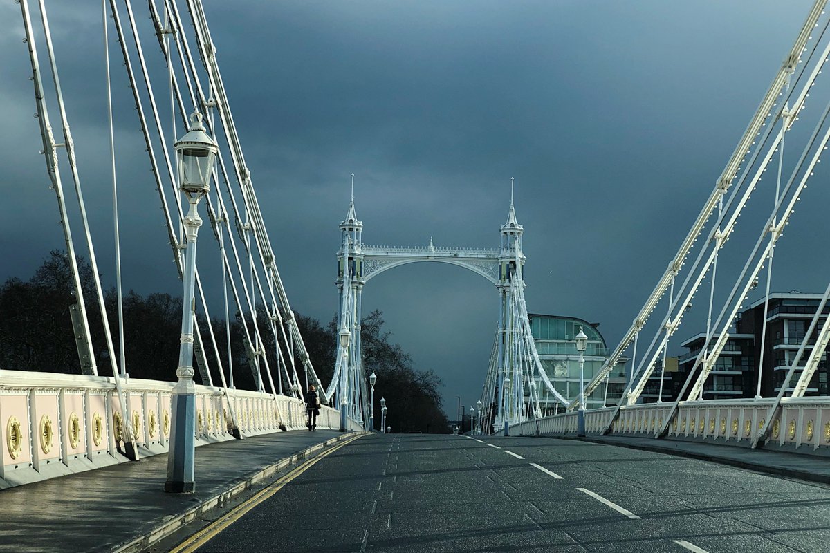 London_Cycling's tweet photo. 🌊3⃣ BATTERSEA BRIDGE 🌊 Some changes were made after Jack Ryan #MoveForJack died here in January 2021. But this January a woman on a bike lost her leg at the same junction so this 🚶🏼‍♀️🚴🏾‍♂️ safety scheme is desperately needed. Please back this consultation when it comes out. [7/9] https://t.co/vPsdhTz9Qx