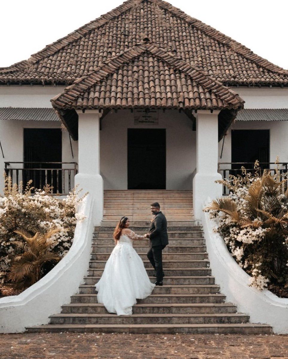 KarleoFashion's tweet photo. Detailed gown with luxe embroidered appliques and three different types of lace, this elegant glitter tulle wedding dress will be the dream dress of boho and romantic brides alike.

Drop by at our Boudoir Goa store in Panjim to see our latest collection. https://t.co/mGCDdKhY4S