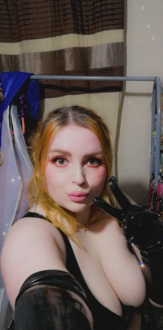 sale now on my POCKETSTARS &amp; ADMIREME!! help me move back home to be with my grandparents so i can look<a href="/tag/adultwork"class="tags"><span>#adultwork</span></a>