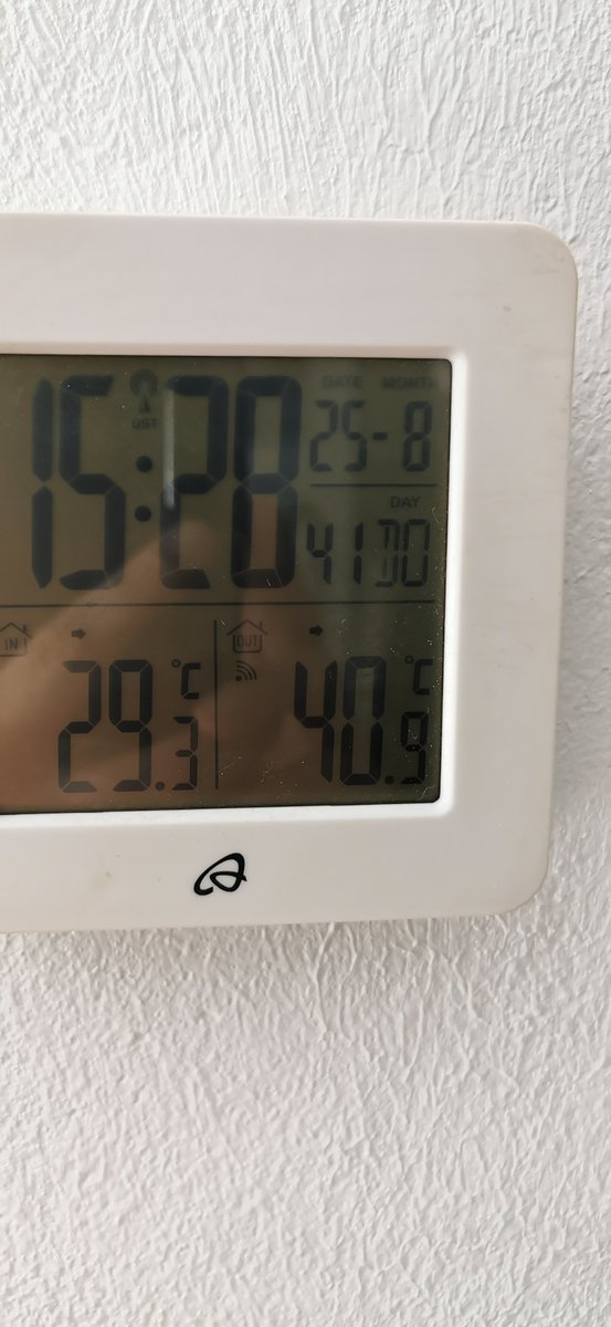 Benny_The_Nerd's tweet photo. Hey, meine #Nerds.
Es ist einfach zu🔥hier🥵.
@elgatoDE könnt ihr mal bitte, bitte, bitte eure #KeyLights ausschalten😉. https://t.co/cSaH4FF3Vt