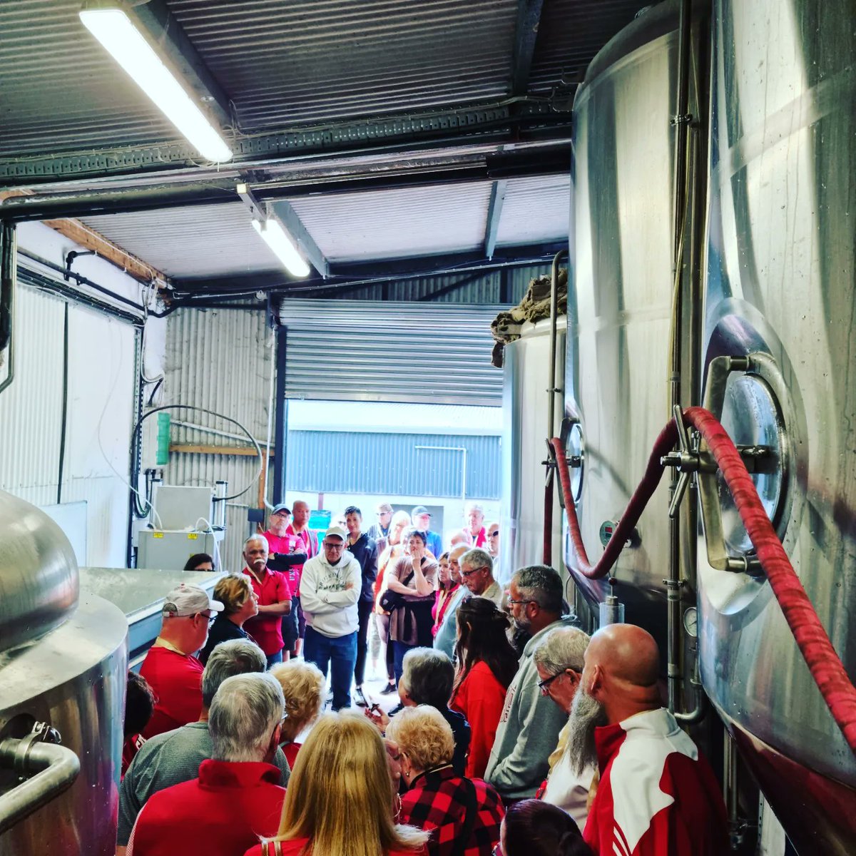 brehonblonde's tweet photo. Very busy day down here at Brehon HQ. Four bus loads of American tourists called in for a visit on their way down to Dublin for the College Football match this weekend.
#irishcraftbeer #choosecraft #supportlocal #drinklocal #askforcraft #craftedinstories #drinkirish https://t.co/wwY9uI14sc