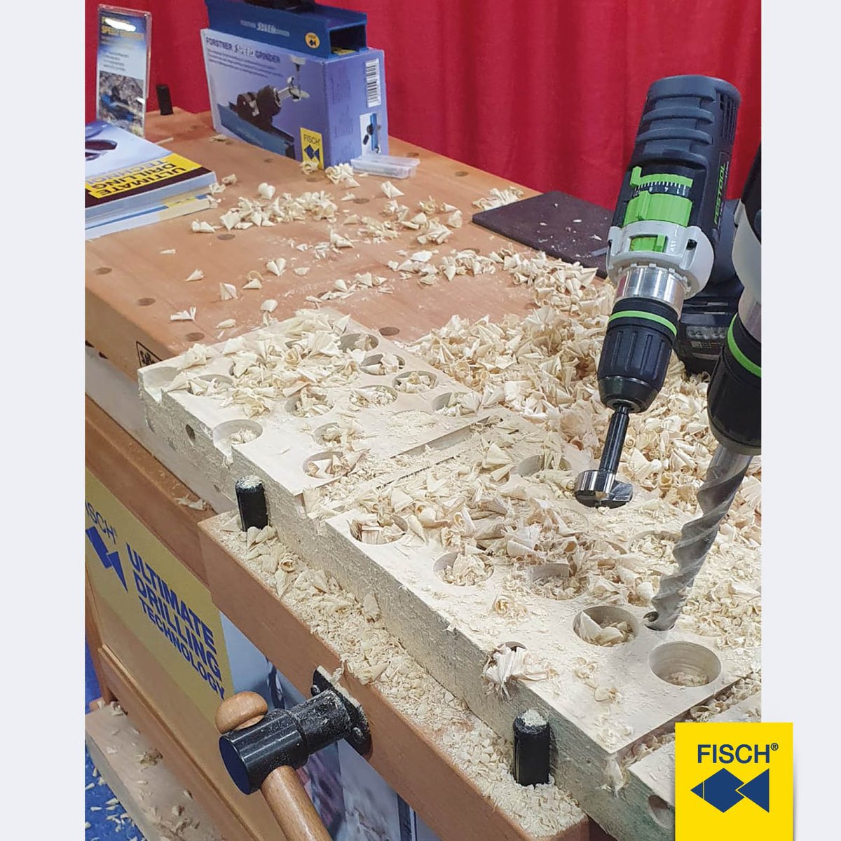 fischtools's tweet image. Chips were flying here at the FISCH booth all day long! @IWFAtlanta 
#fischtools #affinitytool #forstner #IWF2022