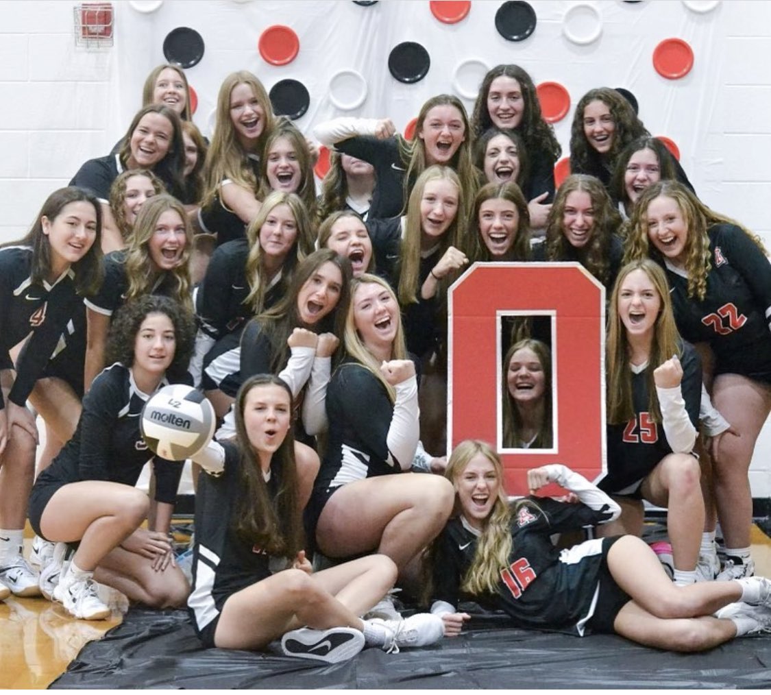 volleyballJA's tweet photo. It’s here! Game day! #beatmarysville #popthemonarchs #pursueexcellence https://t.co/3qoQfRf2Mx