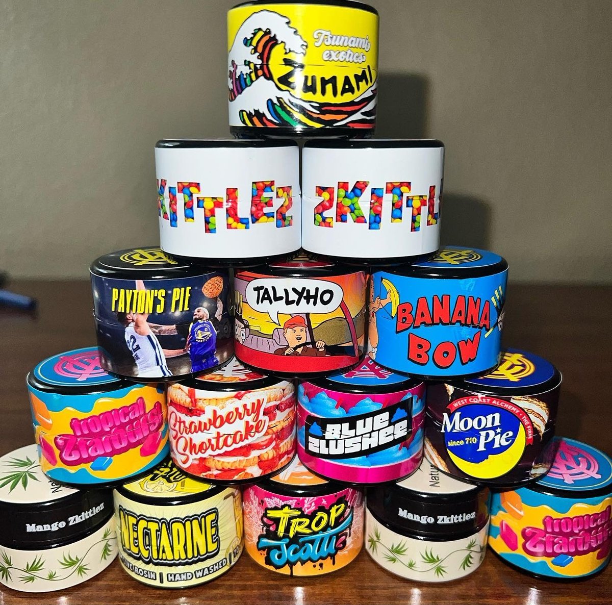 JustinD23706128's tweet photo. @weedthotss Hello beautiful people show some love!! If interested to be part of our big giveaway coming up join our CHANNEL below ⏬⬇️⬇️⬇️⬇️⬇️⬇️
 https://t.co/qBmzzPXCvq https://t.co/tYW378nhOW