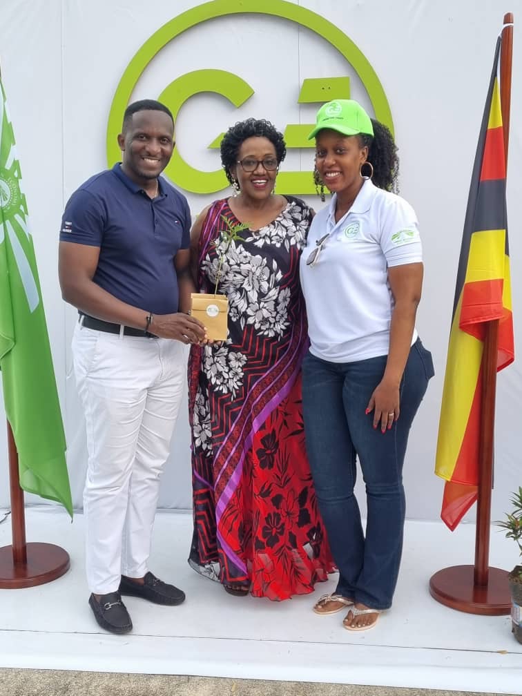 GreenEconomyEA's tweet photo. 'Forests are the lungs of our land, purifying the air and giving fresh strength to our people.' – Franklin D. Roosevelt
@GreenEconomyEA gave away free tree seedlings. A tree given, is a Tree planted
#UnitedForGreen #GEEA https://t.co/HMbRfSIKYA