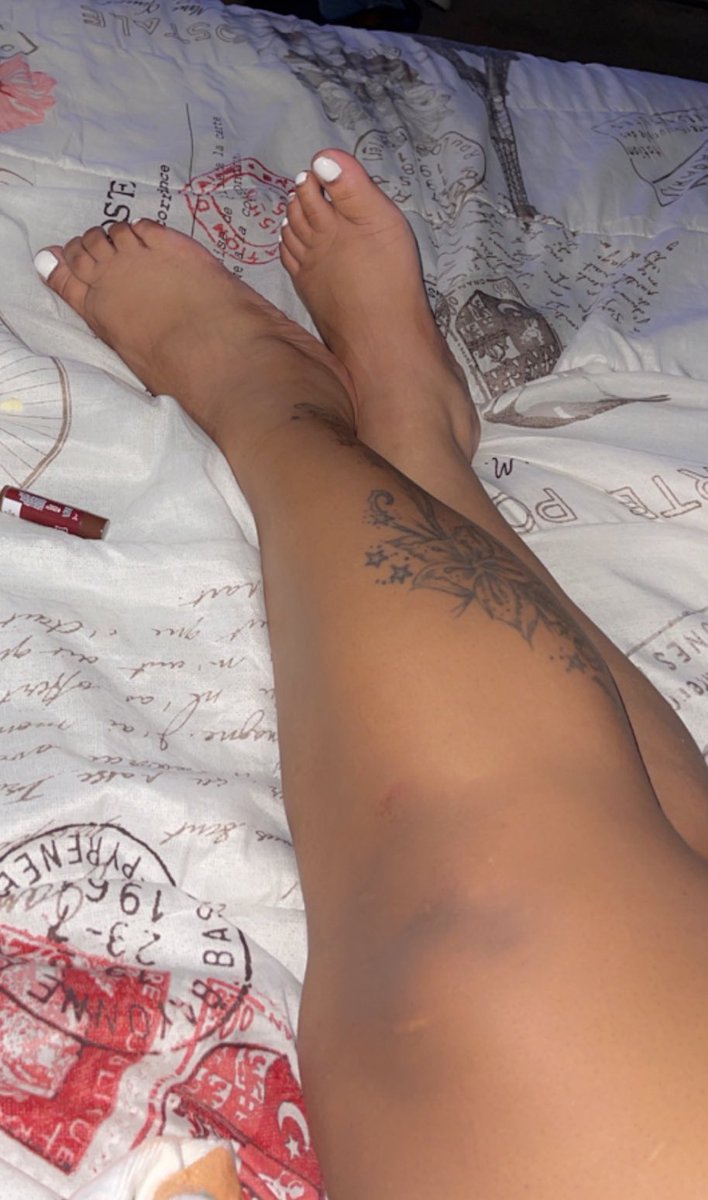 dubbs_funhouse's tweet photo. For my next 10 subscribers you get 10% off and some special treats for sharing 😜 #feet #feetworship #feetfinder #feetpicsforsales #fishnets #whitetoenails #Mistresses #goddess  https://t.co/srcflrN9pa https://t.co/CZSVZ7S0D6