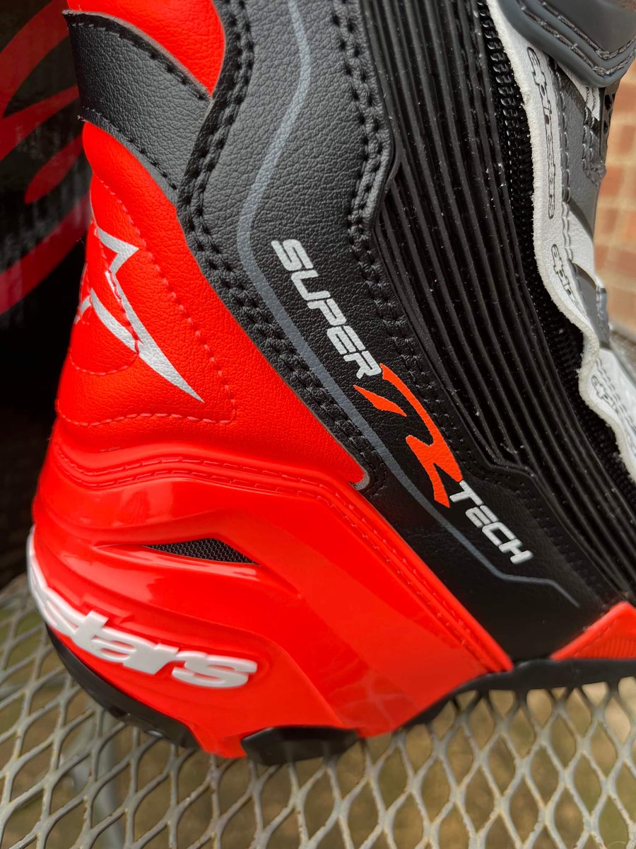 LissyRacing34's tweet photo. ‼️NEW SPONSOR ALERT‼️
Just wanted to welcome aboard and say a massive THANK YOU to https://t.co/HNRLqSsGno for my @alpinestars
Boots 😍

#newsponsor #Cardiffsteels
#newboots #SuperTechR https://t.co/aL80vTdwDM