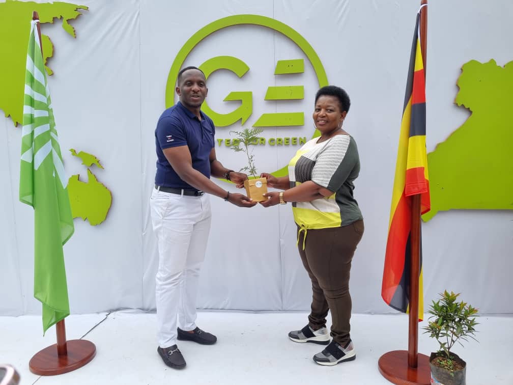GreenEconomyEA's tweet photo. 'Forests are the lungs of our land, purifying the air and giving fresh strength to our people.' – Franklin D. Roosevelt
@GreenEconomyEA gave away free tree seedlings. A tree given, is a Tree planted
#UnitedForGreen #GEEA https://t.co/HMbRfSIKYA