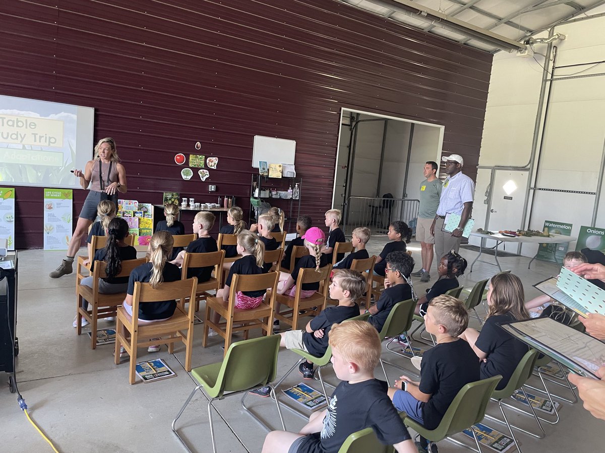MrsHeschsclass's tweet photo. We are learning at the Fishers AgriPark today with Mrs Daniel. We can’t wait to learn and explore on the farm! #TCECardinals https://t.co/Dbj3q1pQFJ