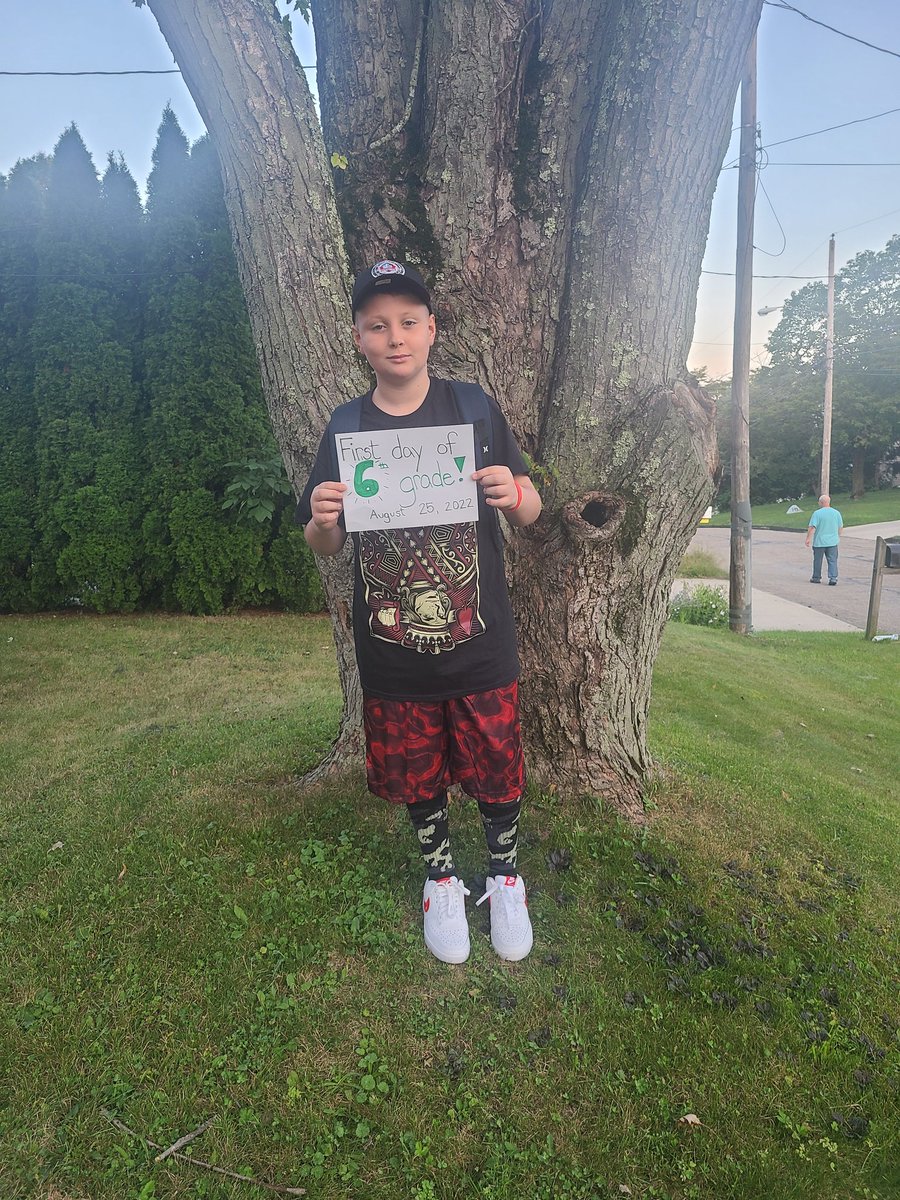 SarahD984's tweet photo. And in the blink of an eye I had a 6th grader. This year will be better than last, and you are going to do amazing things kid! 🎒📚🍎 #NordoniaRocks #backtoschool #6thgrader #NordoniaKnights @JoeSuperintend1 @CarolSTonsing @CoachRudowsky @LEteacherVentre https://t.co/058W7MEX1d