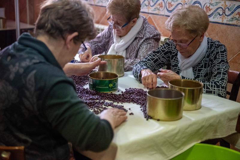 lariojaorg's tweet photo. 👏🏼Enhorabuena a los productores y comercializadores de la DOP Alubia de Anguiano, embajadora de la excelencia agroalimentaria de La Rioja y reflejo del saber hacer de nuestro medio rural. https://t.co/fdE02GY79N