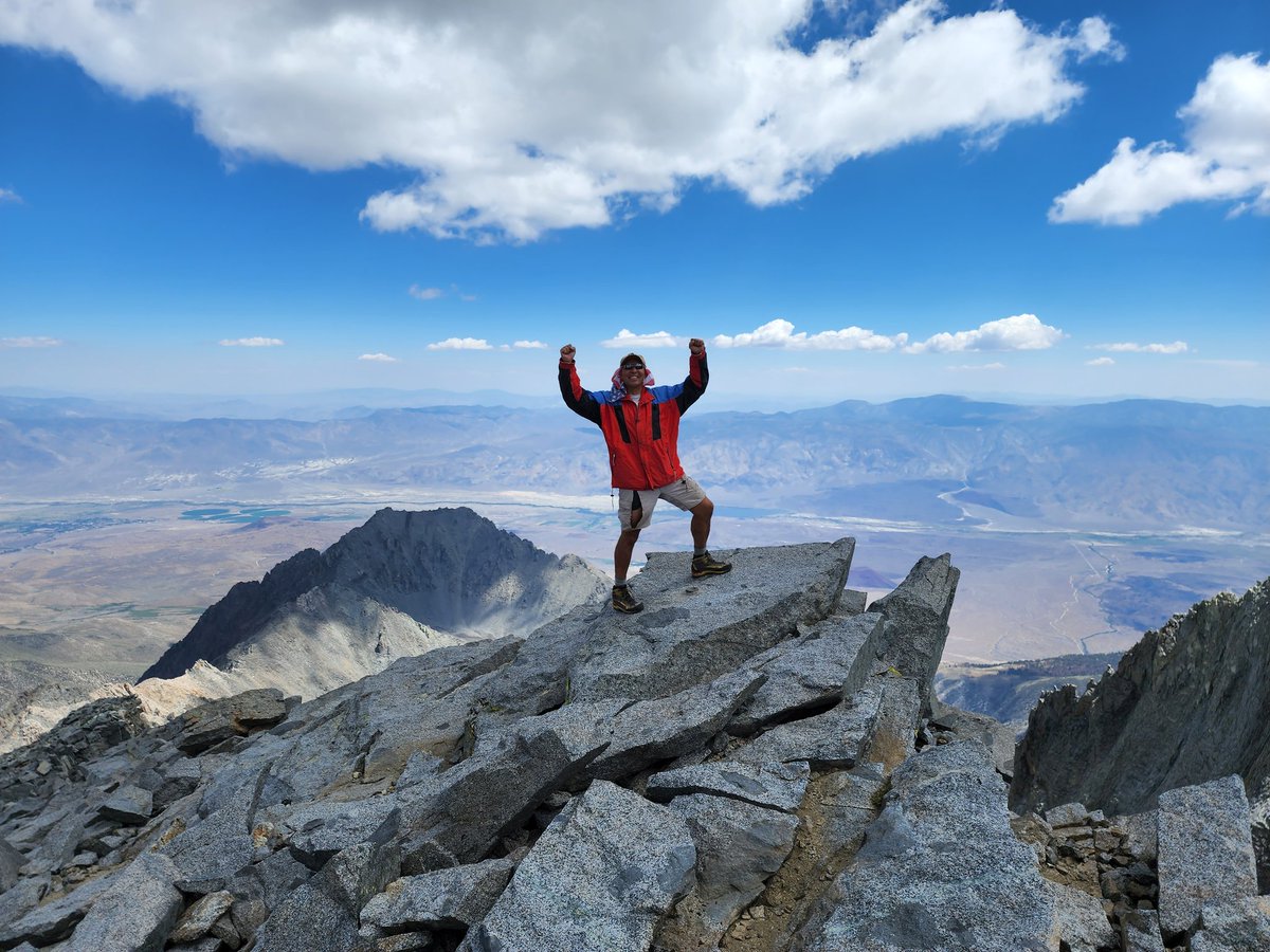 griz1's tweet photo. Made it to the #summit. First #CA14er in 2 years. Seventh overall. #OptOutside #splitmountain #SplitMt @mackpurp @paul_krogstad @sheridch90 @drverley @SierraClubCA @americanalpine @climbing @maymarmalade @emilie_cortes @UIAAmountains @alpinekristy @AlpineInstitute @SierraClub https://t.co/Bu7zmCgvAY