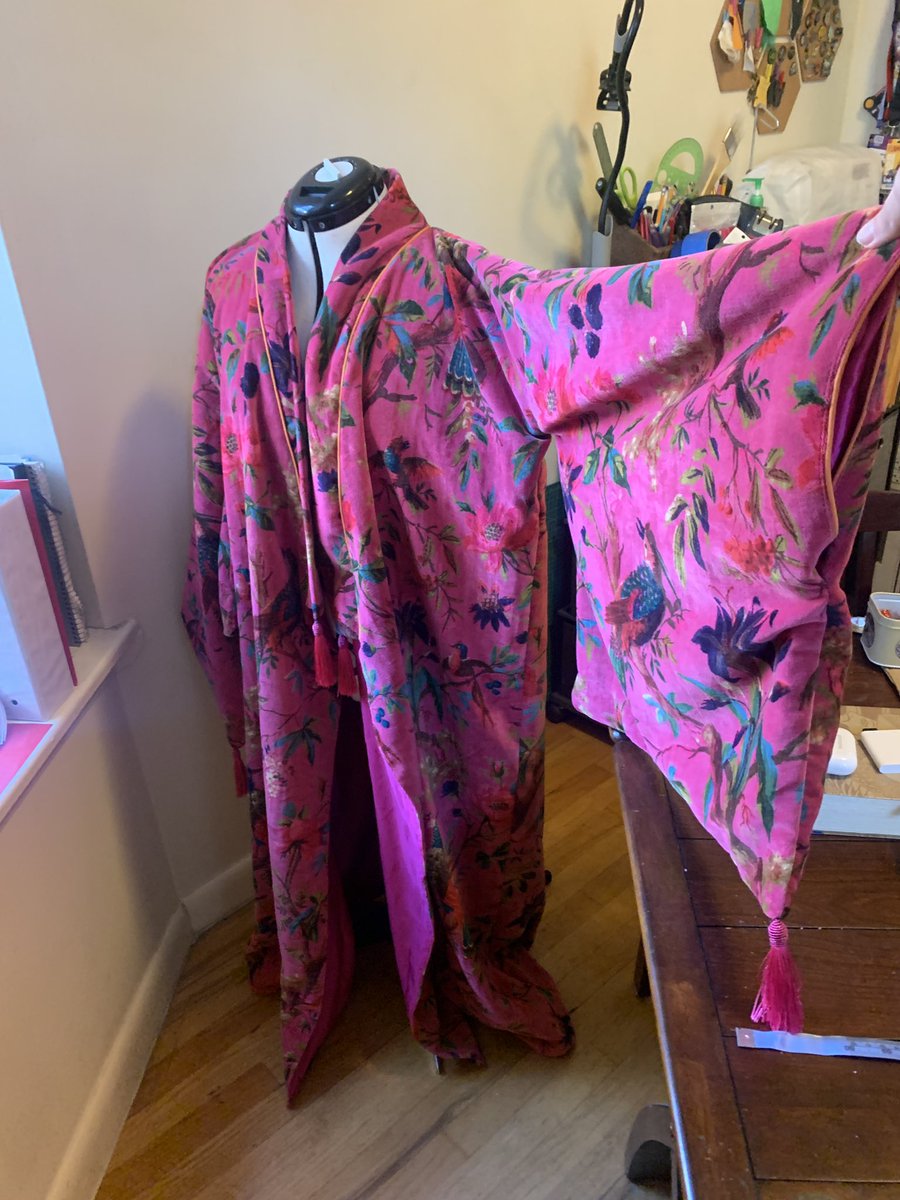 WorldWideBlonde's tweet photo. I finished my Depression Robe/Breakup Banyan and it’s so pretty and my fingies hurt. #depressionrobe #ofmd 

Pattern by @that_goth_bitch https://t.co/XevqKgq2fX