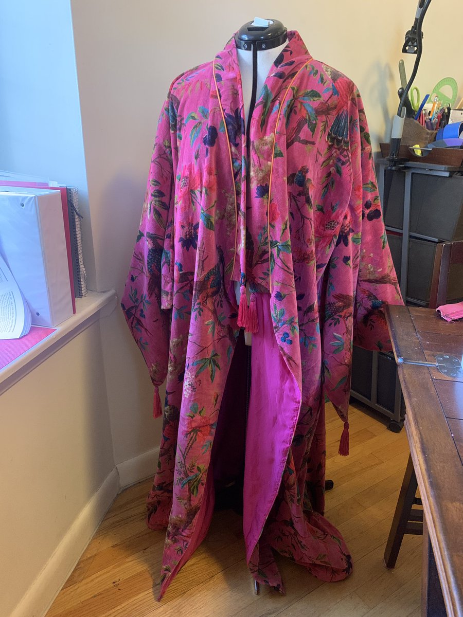 WorldWideBlonde's tweet photo. I finished my Depression Robe/Breakup Banyan and it’s so pretty and my fingies hurt. #depressionrobe #ofmd 

Pattern by @that_goth_bitch https://t.co/XevqKgq2fX