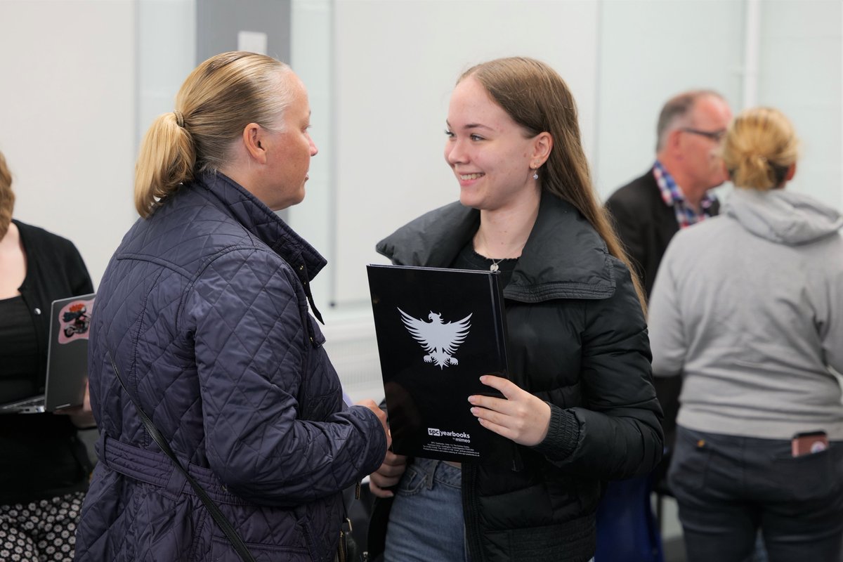 BedfordModern's tweet photo. Today we celebrated again as students received outstanding #GCSEresults. Better than last year’s teacher-assessed grades, there was a marked increase in the top grades awarded with 53% ranked 9-8, equivalent to an old A*, and 30% at grade 9. Read more: https://t.co/SyKQ7CgXcV. https://t.co/oI44HN0hP2
