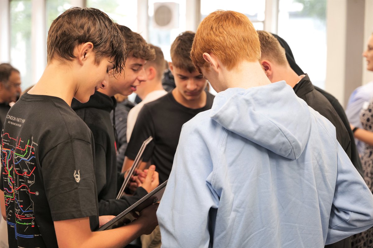 BedfordModern's tweet photo. Today we celebrated again as students received outstanding #GCSEresults. Better than last year’s teacher-assessed grades, there was a marked increase in the top grades awarded with 53% ranked 9-8, equivalent to an old A*, and 30% at grade 9. Read more: https://t.co/SyKQ7CgXcV. https://t.co/oI44HN0hP2
