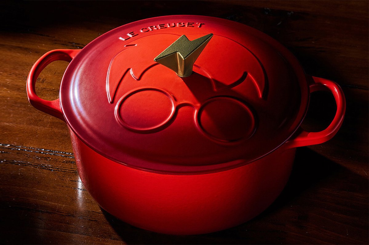 creapills's tweet photo. La marque française Le Creuset lance une gamme de cocottes et ustensiles de cuisine Harry Potter
 
Plus d’infos : https://t.co/QdWmpsn7t0 https://t.co/cGOWVfWDhs