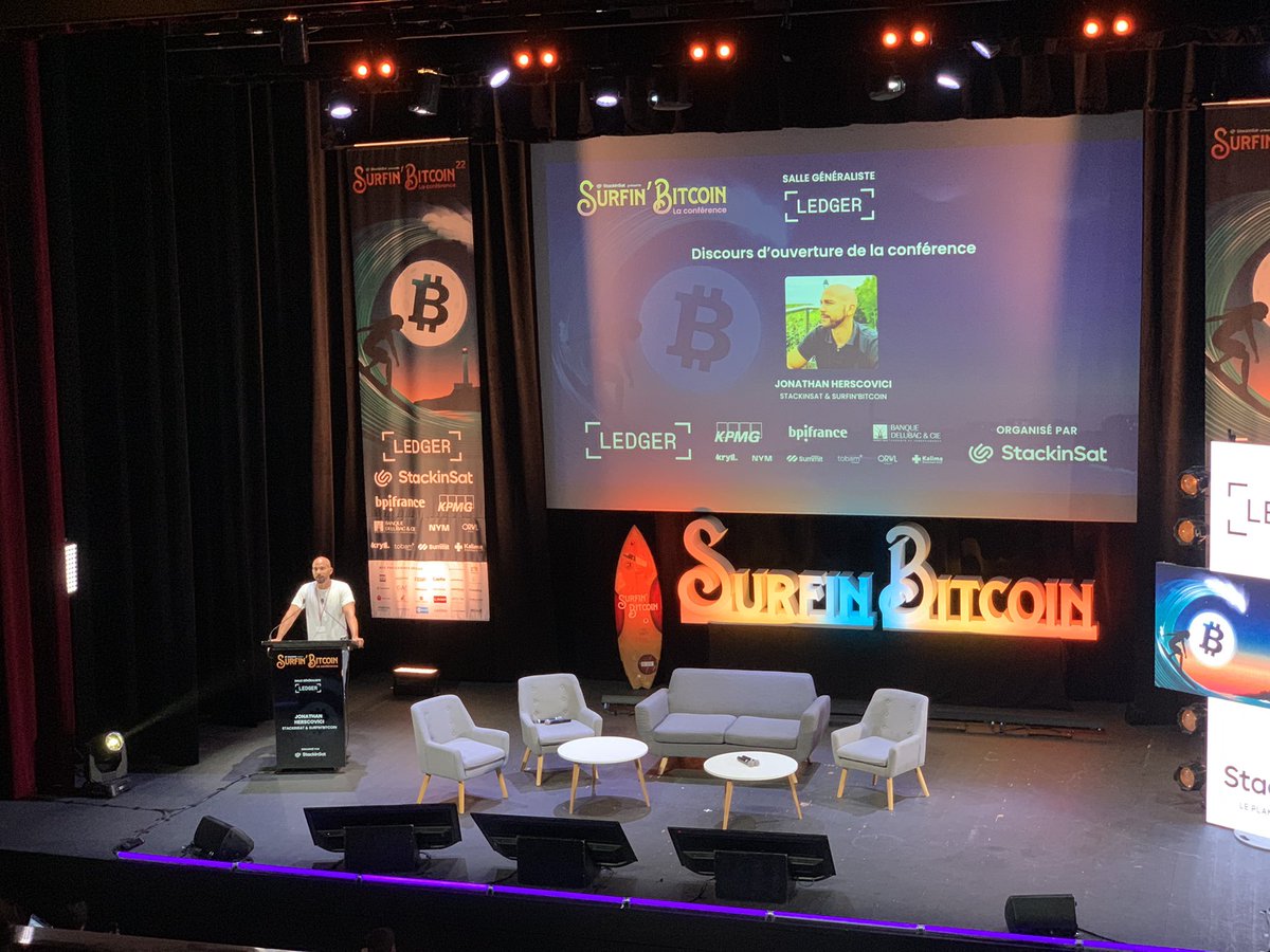 Zach_Pix's tweet photo. Nous y sommes ! A l’événement numéro 1 en France sur le Bitcoin est à Biarritz. Avec Anthony de @LogikCrypto, nous couvrons cet événement et rencontrons les acteurs dynamiques de cet écosystème.
#SurfinBitcoin22 #Bitcoin #Cryptologik https://t.co/JjPF1CoDtC