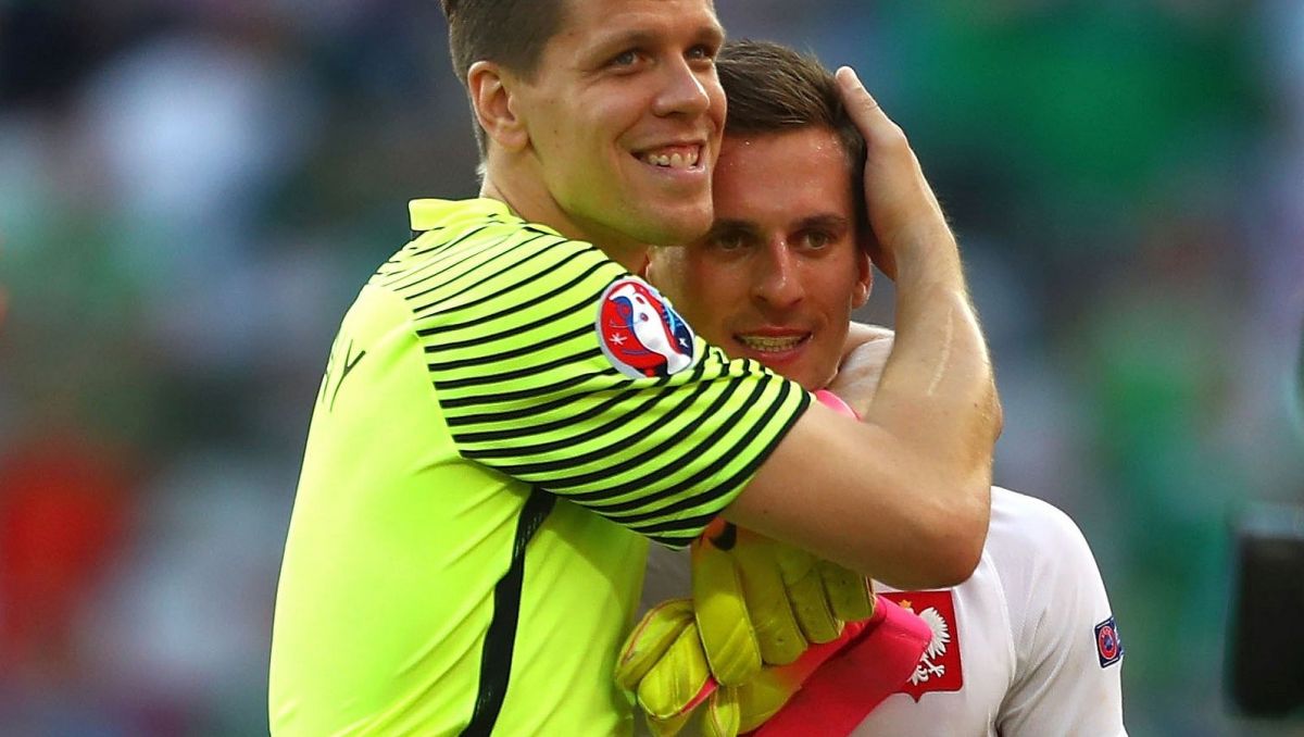 CheJUVENTUS's tweet photo. Juventus nowym Celtikiem: Polak na bramce, Polak w ataku 🇵🇱🇵🇱🇵🇱
#Szczęsny #Boruc #Milik #Żurawski https://t.co/MICFCyFEVw