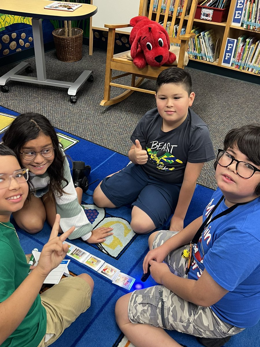 Raquelf1031's tweet photo. Students working hard to solve the library mystery @NISDMurnin while enjoying our library makeover! #Breakoutboxes #NISDIgnited #MurninIgnited https://t.co/XkFAuoXPMw