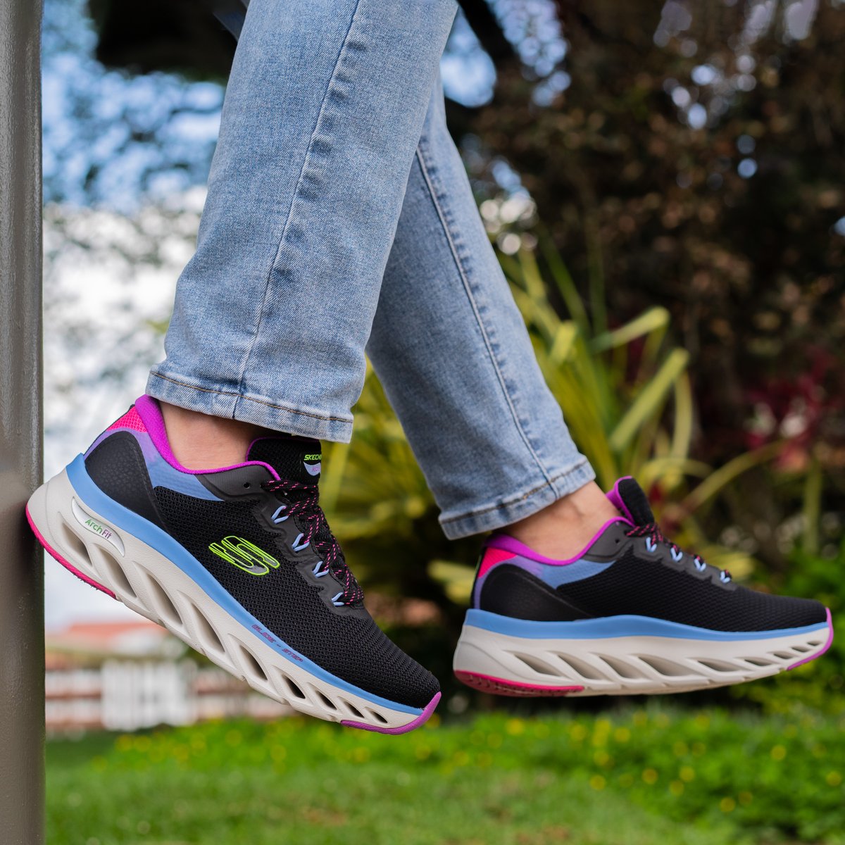 SkechersMexico's tweet photo. 👟💥 ¡Eleva tus niveles de comodidad! #GlideStep #Skechers #SkechersMx #ComfortIncluded
Estilo: https://t.co/TWlnkNYZdm https://t.co/8uQQA5BOHA