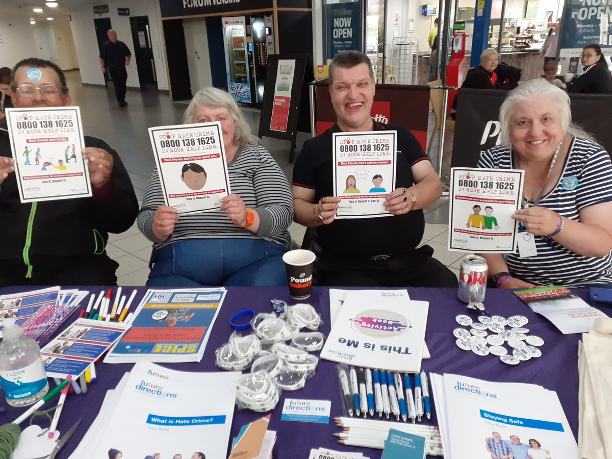 FD_SPICE's tweet photo. 🐝Kind. Today we have been at @ForumCentre raising awareness about #hatecrime. We've also created a 'community tree' where we have shared messages of positivity & kindness. #SpreadLoveNotHate #LetsEndHateCrime
@SaferManchester @ManCityCouncil https://t.co/hPQrPvzIpY