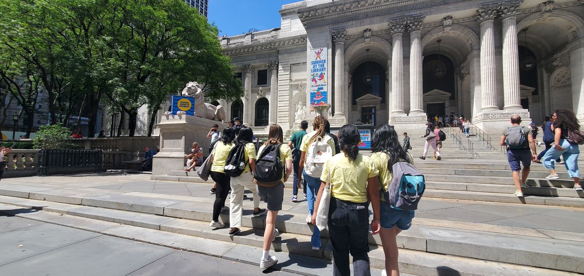 TreesNewYork's tweet photo. Our #YoungUrbanForesters kicked off week 6 working on their research projects before visiting #PeckSlip to #plantnative #flowers across 5 #treebeds. Tuesday, they took a tour of the #NewYorkPublicLibrary &amp; on Wednesday, they stewarded a record 89 #trees in #JacksonHeights! @nypl https://t.co/oW9vTF28ug