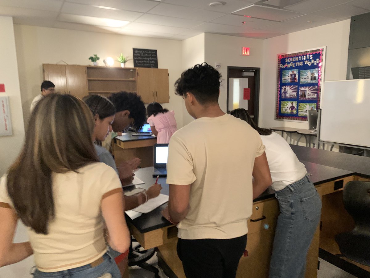 ProchnowSci's tweet image. Students are using each other’s presentations to learn more about ancient astronomy cultures. @SeguinHSTx @SeguinISD